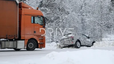 Ini Kejadian yang Mengejutkan! Audi Q3 Prototype 2025 Terperosok ke Selokan – Ayo Melihat