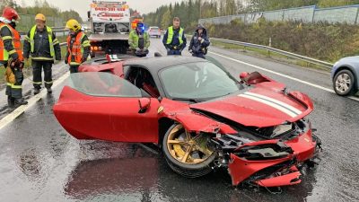 Kejadian Tabrakan Ferrari SF90 Stradale yang Mahal Banget!