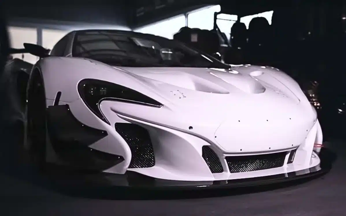 La McLaren P1 GTR transformée en voiture de drift sauvage