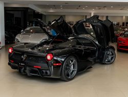 Menampilkan LaFerrari Rahasia di Ferrari Fort Lauderdale: Membuat Penasaran di Florida Selatan