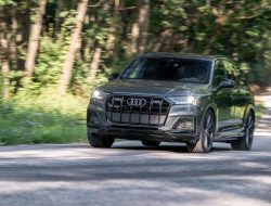 Nikmati Sensasi Mengemudi Audi SQ7 2024!