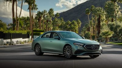 Ulasan Mercedes-Benz E-Class Sedan 2024: Kombinasi Kenyamanan dan Teknologi yang Membuat Penasaran