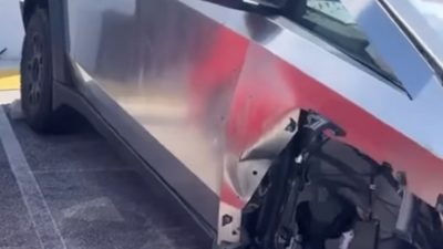 Menggoda Kepenatagan, Tesla Cybertruck Hancur Berkeping-keping! Tak Ada Besi yang Mampu Meluruskan Kembali