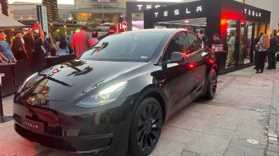 Kedatangan Tesla Model 3 dan Y pertama di Chile sebagai awal serangan ke Amerika Selatan yang menarik