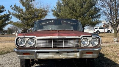 Waktu untuk Bersinar: 1964 Chevy Impala Punya “Hanya 2 Lubang” di Lantai, Butuh Restorasi Penuh.