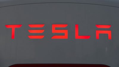 Setelah PHK Massal, Tesla Mengiklankan Posisi Engineer AI dengan Gaji $360K – Bangkitnya Karir Masa Depan!