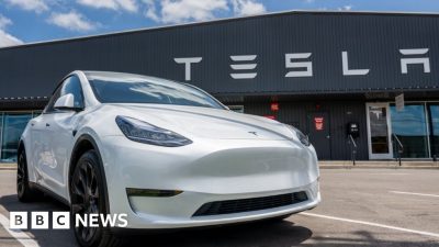 133267857 tesla gettyimages 1494887228.jpg