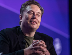 “Jangan Tunda, Cobalah Hari Ini”: Elon Musk Mengajak Investor dengan Tur Pabrik untuk Dukung Paket Gaji