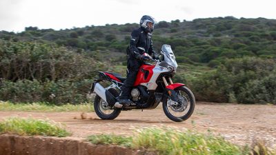 2024 mv agusta enduro veloce review 2.jpg