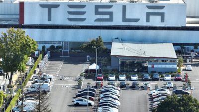 Mengapa Tesla diam-diam menghapus semua postingan lowongan kerja di Amerika Serikat?