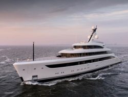 Wah, Kapal Pesiar Mewah Baru 248 Kaki dari Feadship Dilengkapi Lapangan Olahraga di Dek Depan!