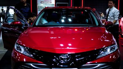 Ini Rahasia Keberhasilan Toyota Camry: Mengungkap Cerita di Balik Mobil Hybrid Terlaris di Amerika Serikat