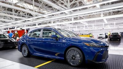 Toyota Builds All-Hybrid Camry at Kentucky Plant