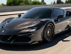 Maukah Anda Memakaikan Ferrari SF90 Anda dengan Jas Karbon Fiber seharga $75k?