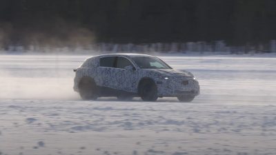 Mercedes-AMG GLC EV SUV Terlihat Menguji Di Salju