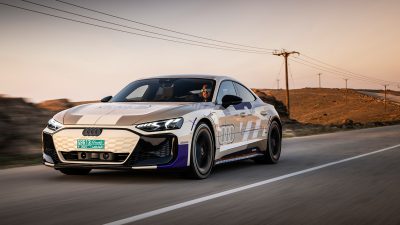 Merkajut Kecepatan: Audi e-tron GT Prototype Melintasi Oman