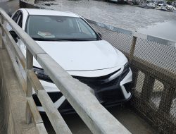 Misteri Di Balik Toyota Camry yang Terjebak di Jembatan Pejalan Kaki: Apakah Waze Benar-Benar Salah?