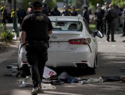 Polisi tangkap pengemudi yang mempercepat mobil ke arah para demonstran di Universitas Portland State, Oregon: Mengapa mereka melakukannya?