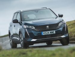 Ulasan Peugeot 5008 Terbaru: Mobil Ini Layak Dicoba! (2024)