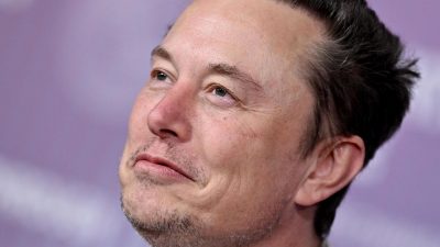 Ingin Tahu Lebih Jauh? Para pemegang saham Tesla didorong untuk menolak paket gaji Elon Musk senilai $56 miliar