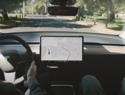 Misteri Terbaru! Tesla FSD (Supervised) V12.4 Siap Dirilis Minggu Depan