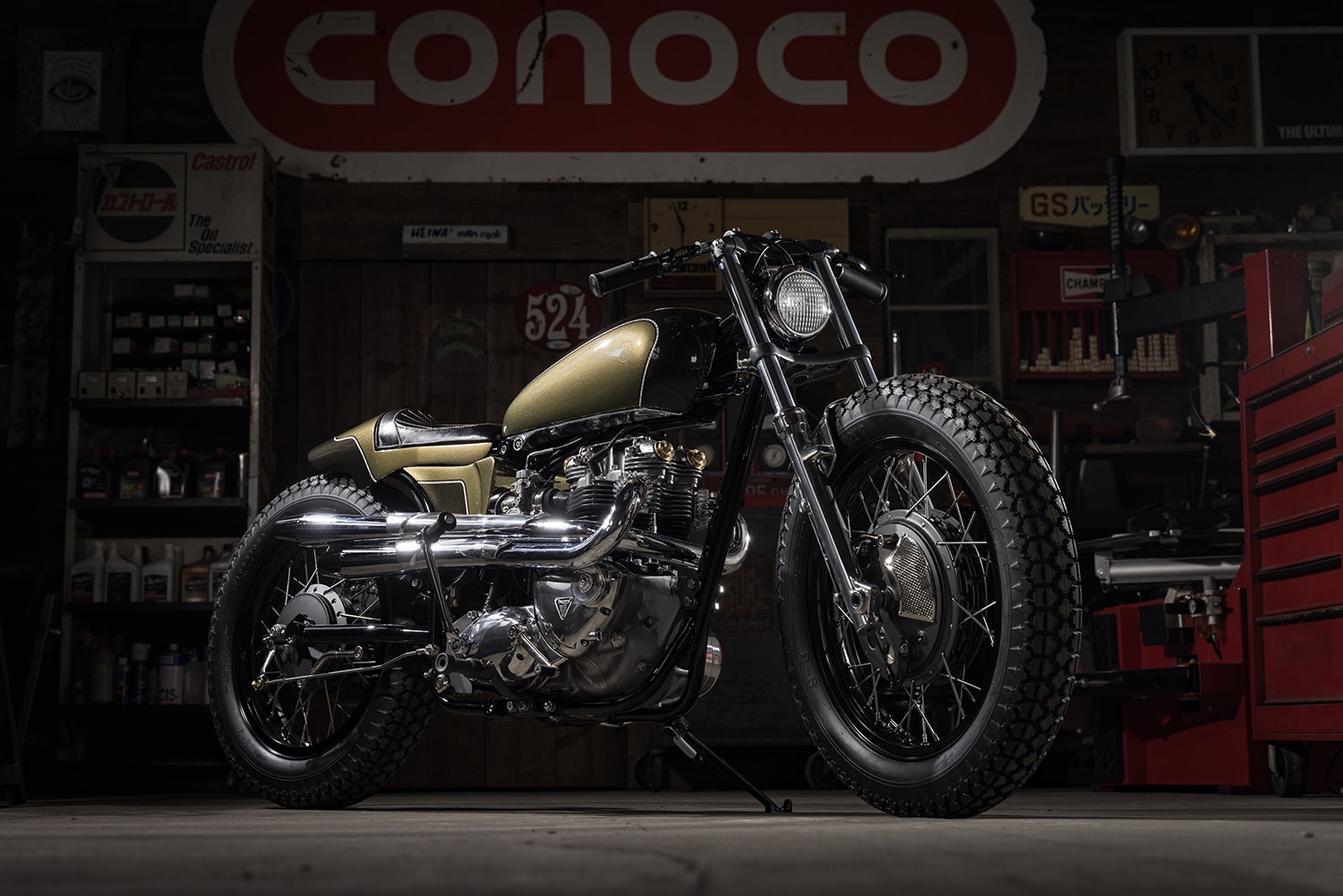 triumph tr6 parrot star is classic infused with custom looks absolutely terrific 234588 1.jpg