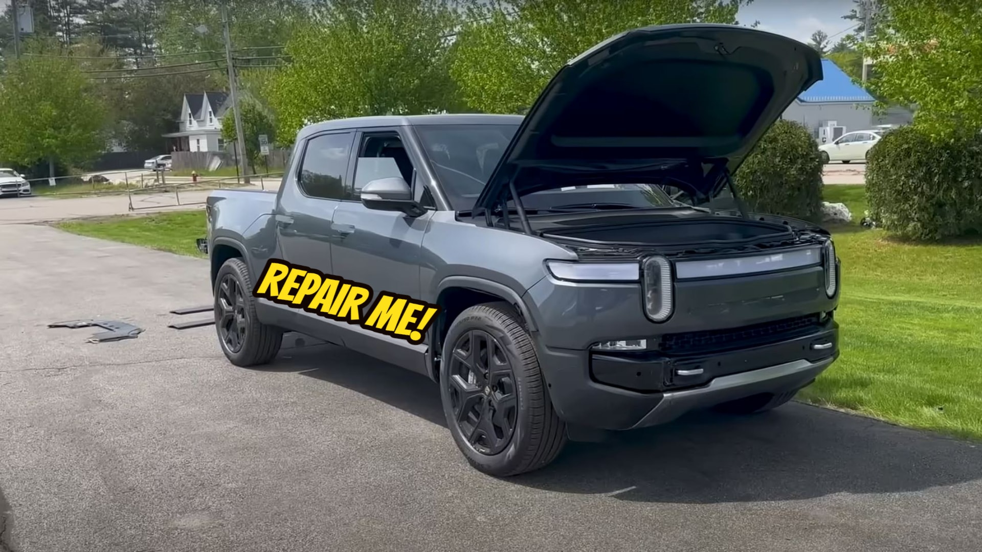 written off 721 mile 2023 rivian r1t sparks insurance controversy 234207 1.jpg