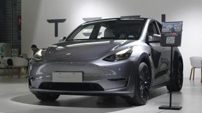 Kabar Menarik: Tesla China Berupaya Kembali Mempekerjakan Karyawan yang Dipecat