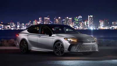 Apakah Toyota Camry 2025 akan menjadi mobil sedan keluarga berukuran sedang masa depan? Cek detailnya sekarang!