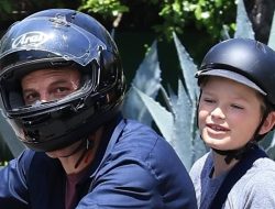 Penjelajahan Seru Ben Affleck dan Anak di Motor Listrik di LA