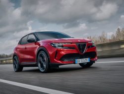 Alfa Romeo Junior Veloce 2025: SUV Listrik Sporty dengan Daya Saing Tinggi