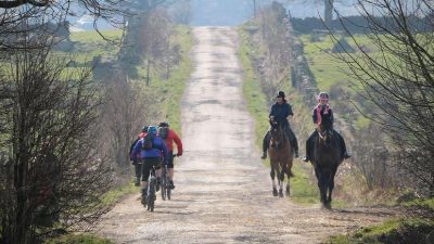 cyclists20and20horses2028licensed20cc20by20sa202.020on20flickr20by20michael20podger29.jpg