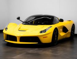 Dijual: Ferrari LaFerrari 2014 Kuning dengan Harga $4.4Jt di Ferrari of Alberta