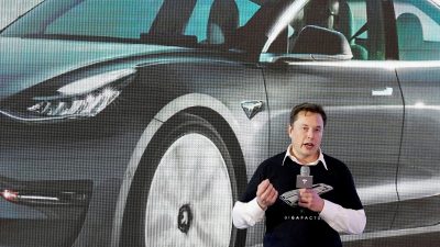 Delapan Mobil yang Dimiliki Elon Musk Selain Tesla: Ada yang Berharga Jutaan, Salah Satunya Berhasil ke Luar Angkasa!