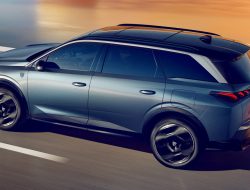 Peugeot E-5008 Crossover Baru: Tebak Jeep® Compass di 2026 yang Baru