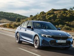 Serba-serbi BMW 3 Series 2025: Teknologi Baru & Mesin Hybrid!