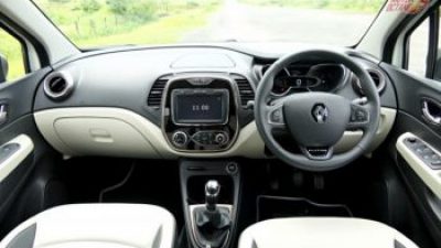 Renault Captur interior 1