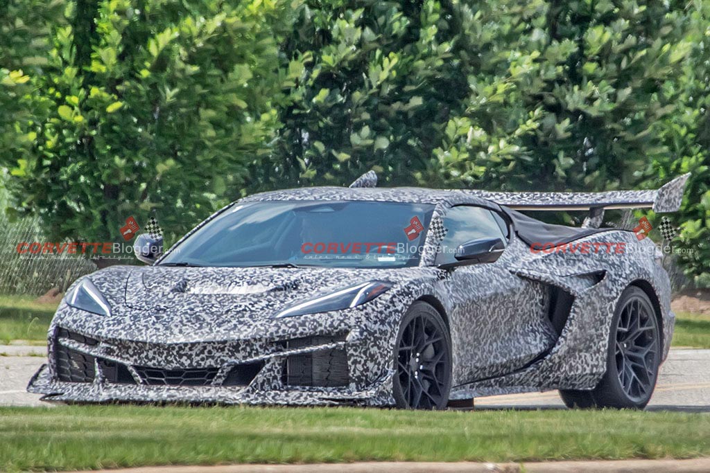 [SPIED] C8 Corvette ZR1s Testing with a Ferrari SF90 Stradale at the Milford Proving Ground - UPDATE: These are the ZORA!