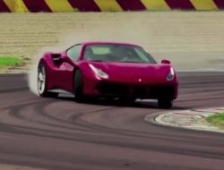 Ulasan James May: Ferrari 488 GTB Terbaru!