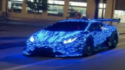 YouTuber covers Lamborghini Huracan in 30,000 LEDs - Supercar Blondie