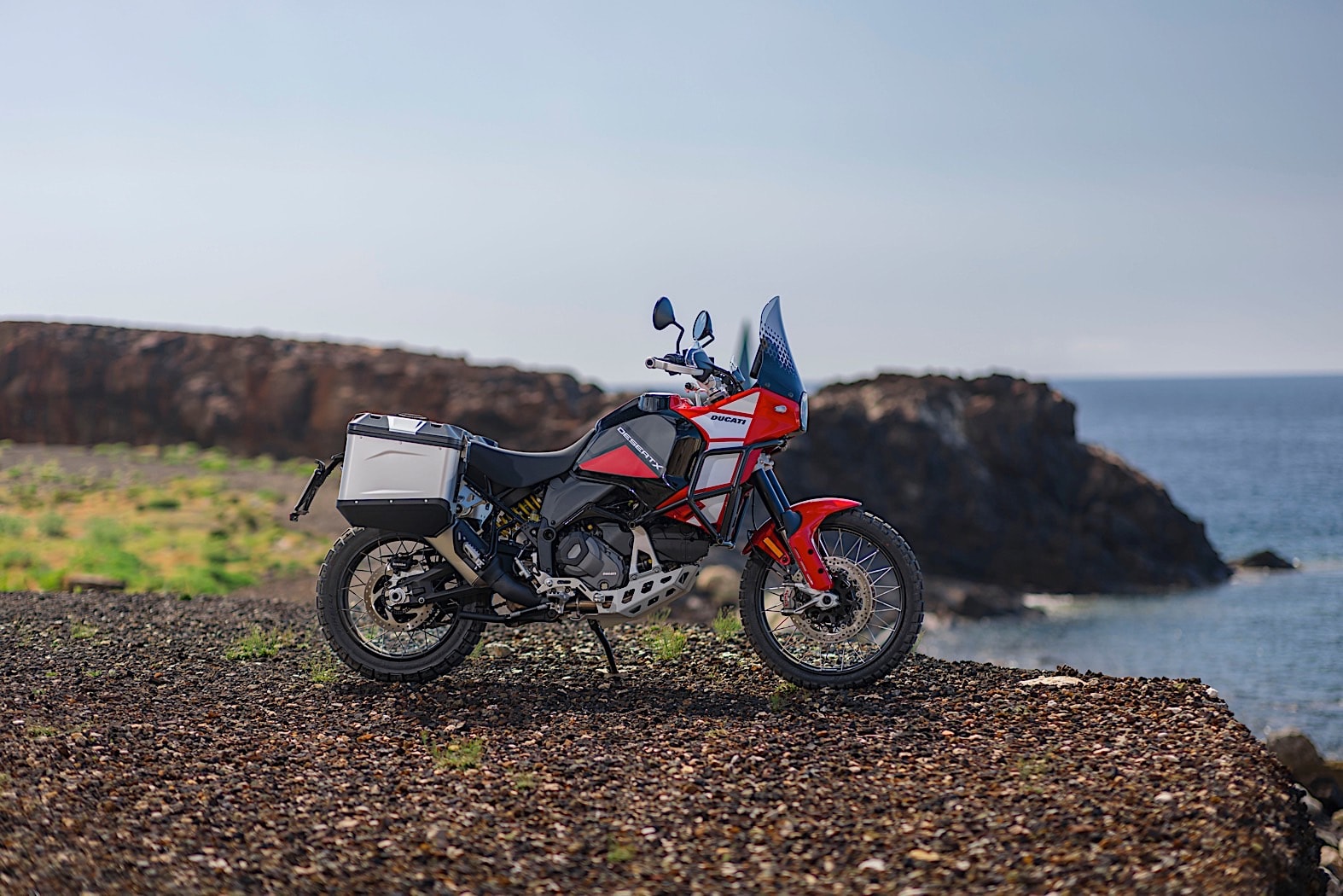 ducati desertx raises shields to boldy go where no adventure bike has gone before 236120 1.jpg