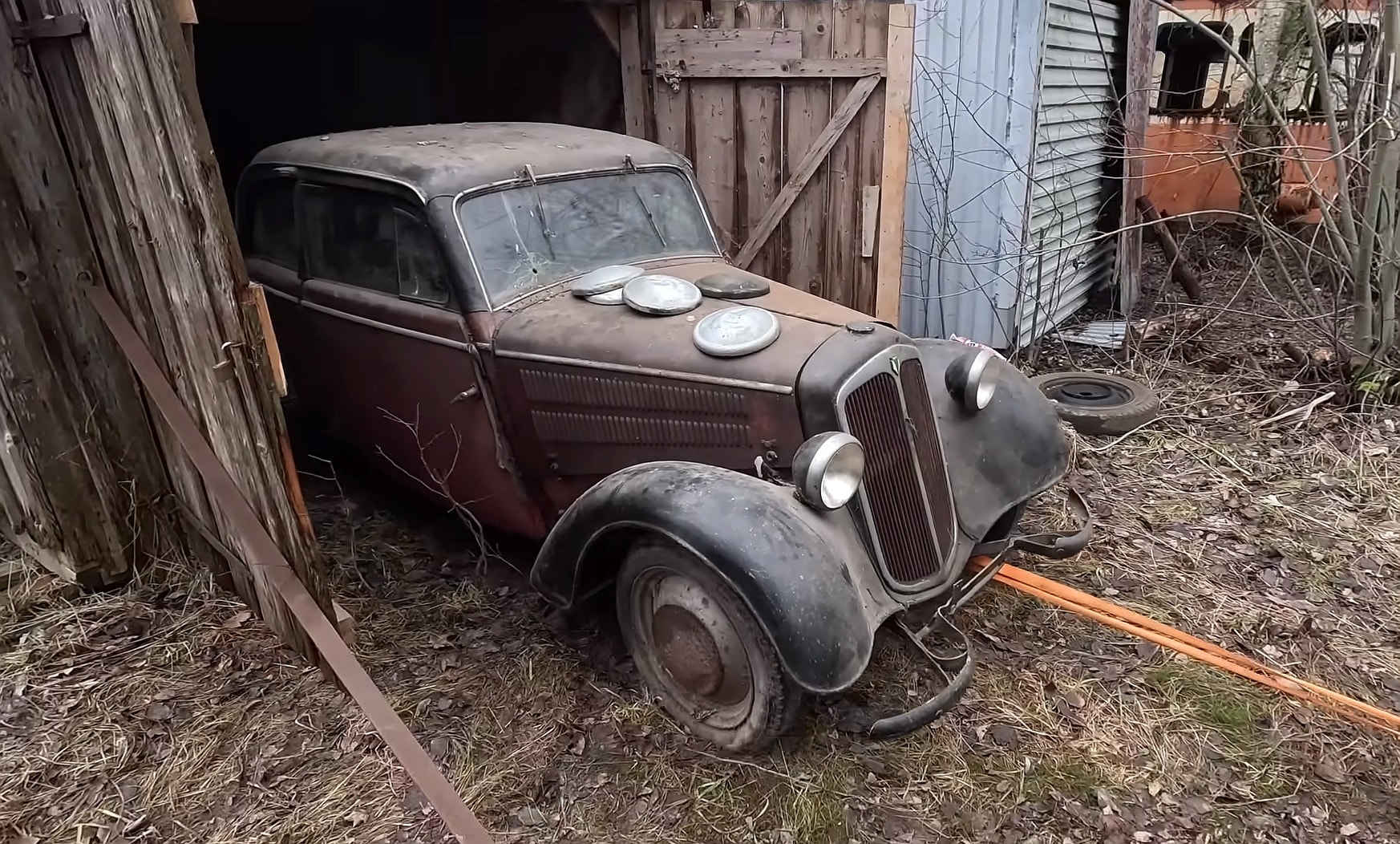 man saves pre ww2 dkw from the junkyard gets it running after 60 years 236022 1.jpg