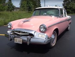 Penasaran dengan Keistimewaan Studebaker Commander Regal Pink 1955 yang Menakjubkan dan Rendah Kilometer?