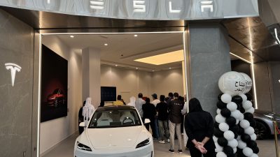 ‘Store Pertama Tesla Kini Hadir di Qatar setelah Sukses Meluncurkan Penjualan Tahun Lalu!’