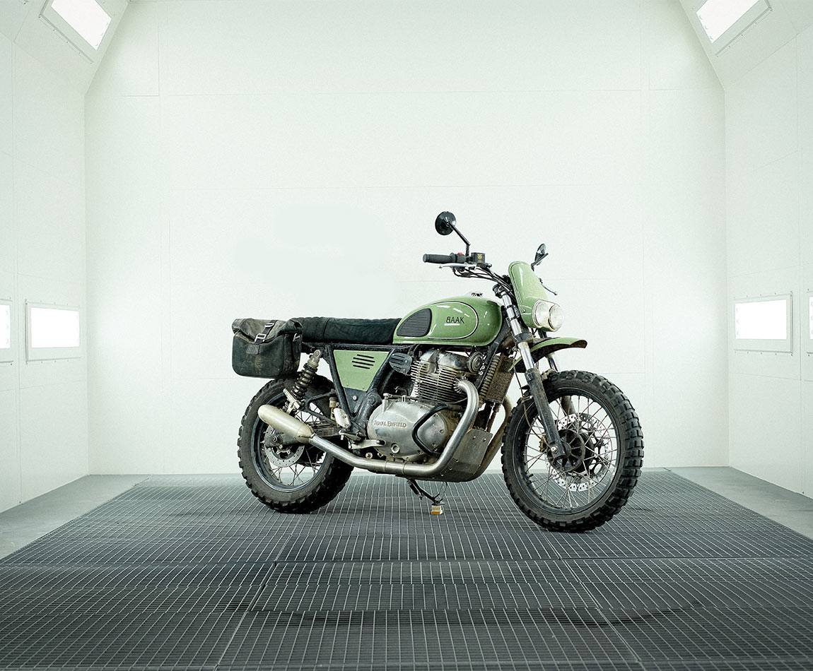 this scrambled royal enfield interceptor makes an excellent package that much better 236172 1.jpg