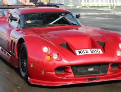 Mobil Super TVR dengan Mesin 880hp V12 Dinyatakan Sulit Dikendarai