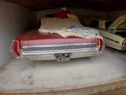 1964 Pontiac Parisienne Terparkir selama 27 Tahun dengan Fitur Langka di dalam Kabin, Penasaran Apa Itu?