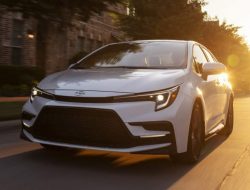 Ulasan Toyota Corolla 2024: Rahasia Tersembunyi di Balik Ulasan Top Gear