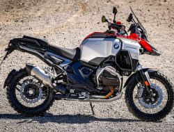 Rahasia Terungkap! Spek Lengkap & Detail BMW R 1300 GS Adventure 2025