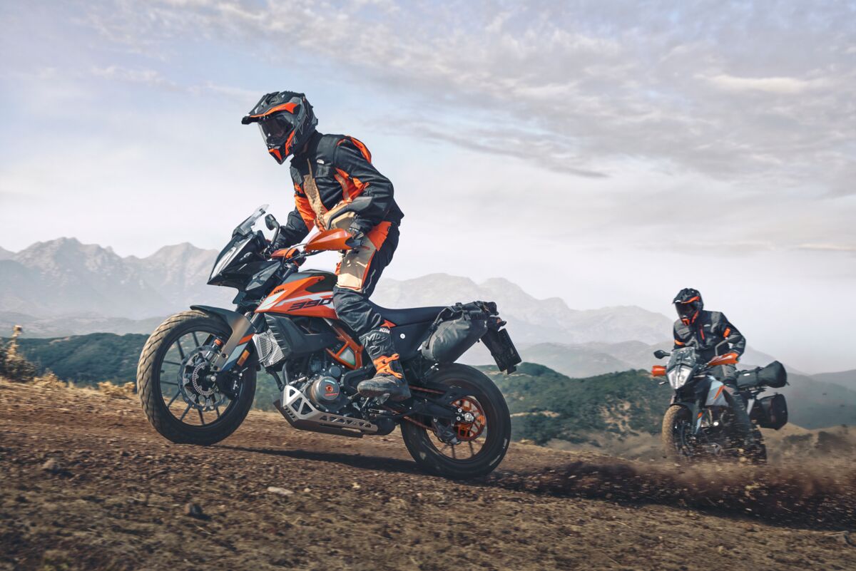 558080 my24 ktm 390 adventure action eu global 2024 ktm 390 adventure.jpg